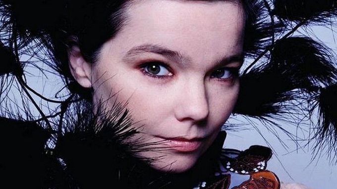 Islandská diva Björk se nechala slyšet, že její nadcházející desáté studiové album bude vhodné pro lidi, kteří si rádi udělají klub ze svého obýváku. Kromě toho stihla vybrat peníze pro potřebné a zaranžovat si téměř všechny skladby pro speciální orchestrální program. V letošním roce ji rovněž uvidíme ve filmu po boku několika hollywoodských hvězd.  TEXT: ŠÁRKA… 		
			
				
Pro přístup k tomuto obsahu je potřeba mít jeden z našich plánů - Informace ZDE
Můžete vyzkoušet 30 dnů ZDARMA - REGISTRACE ZDARMA  ZDE

Mám předplatné - přihlásit se