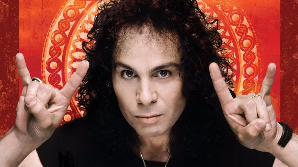 Heavymetalová pěvecká legenda Ronnie James Dio, jenž by se letos 10. července dožil osmdesáti let, zanechal výraznou stopu v každé kapele, kterou prošel. A nebyla to lecjaká jména. Posuďte sami – Elf, Rainbow, Black Sabbath, Heaven & Hell nebo jeho vlastní Dio. „Cítil jsem mráz po zádech,“ konstatoval po jeho poslechu i jinak velmi kritický… 		
			
				
Pro přístup k tomuto obsahu je potřeba mít jeden z našich plánů - Informace ZDE
Můžete vyzkoušet 30 dnů ZDARMA - REGISTRACE ZDARMA  ZDE

Mám předplatné - přihlásit se